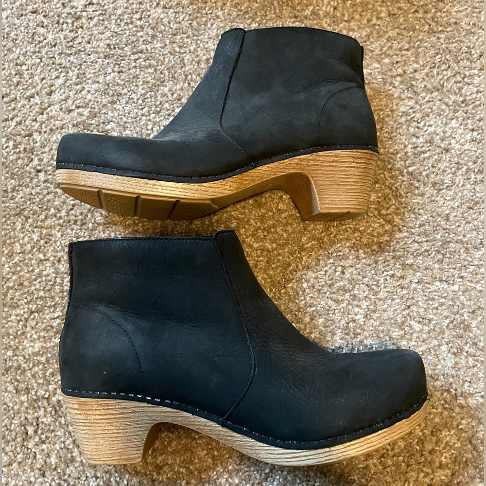 Dansko Maria Ankle Zip Boot in Black, Size 11.5 (EU 42)